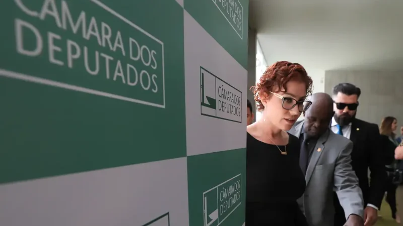 Justiça italiana deve julgar extradição de Zambelli só em fevereiro