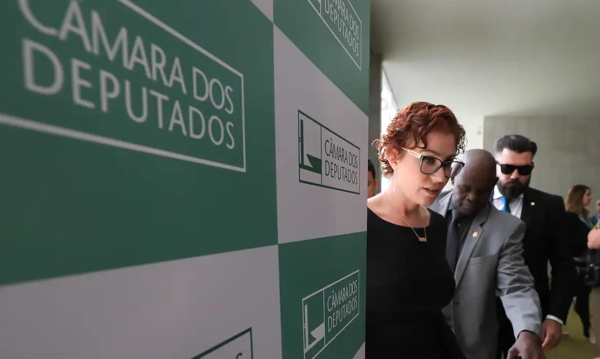 Justiça italiana deve julgar extradição de Zambelli só em fevereiro