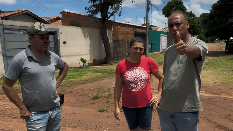 Vereador Junior Coringa reforça compromisso no bairro Novo Século