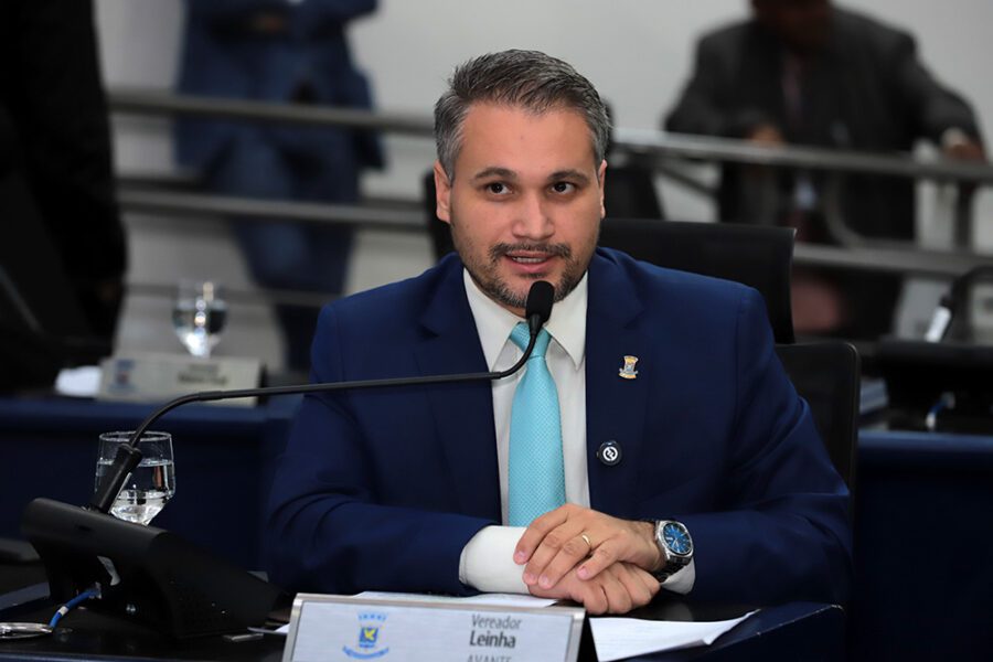 Vereador Leinha recebe demanda sobre falta de macas e poltronas na UPA da Moreninha
