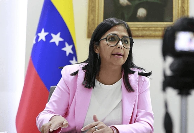 Delcy Rodríguez diz que “basta de ordens de Washington sobre políticos na Venezuela”