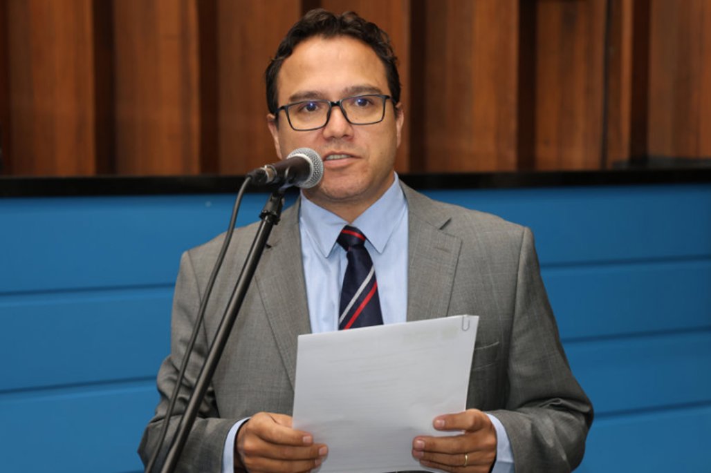 Deputado defende análise técnica sobre polilaminina e terapias para lesões medulares