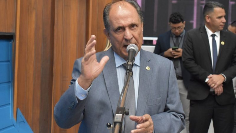 Zé Teixeira cobra obras urgentes na MS-165 e reforma do Detran de Antônio João