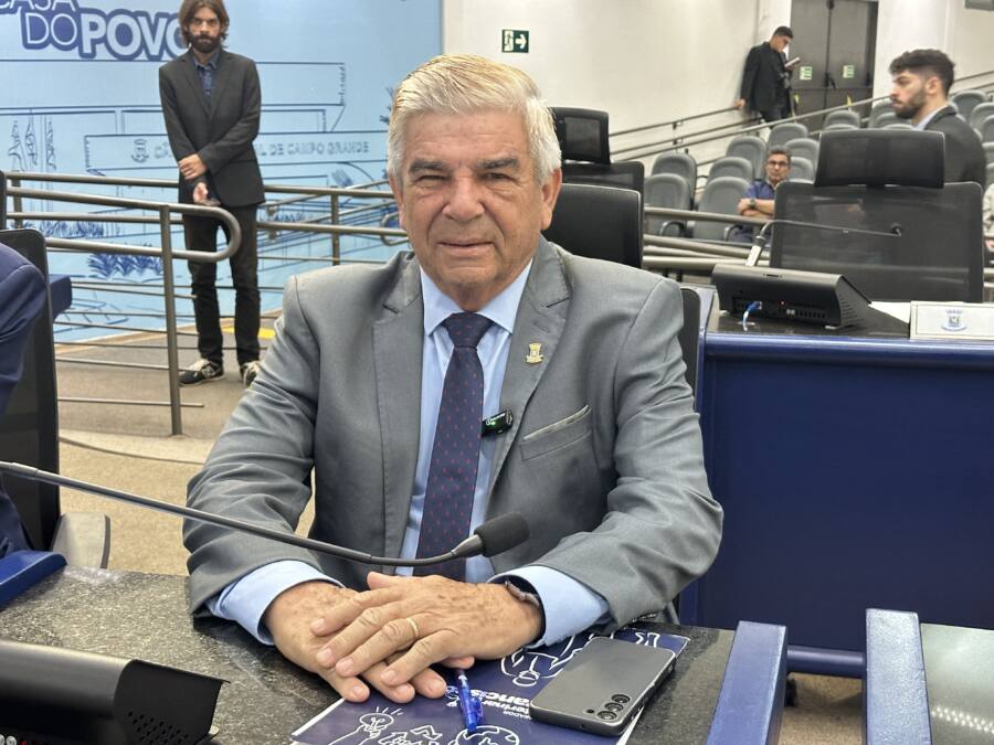 Vereador Veterinário Francisco apresenta indicações para iluminação, infraestrutura e manutenção de praça em Campo Grande