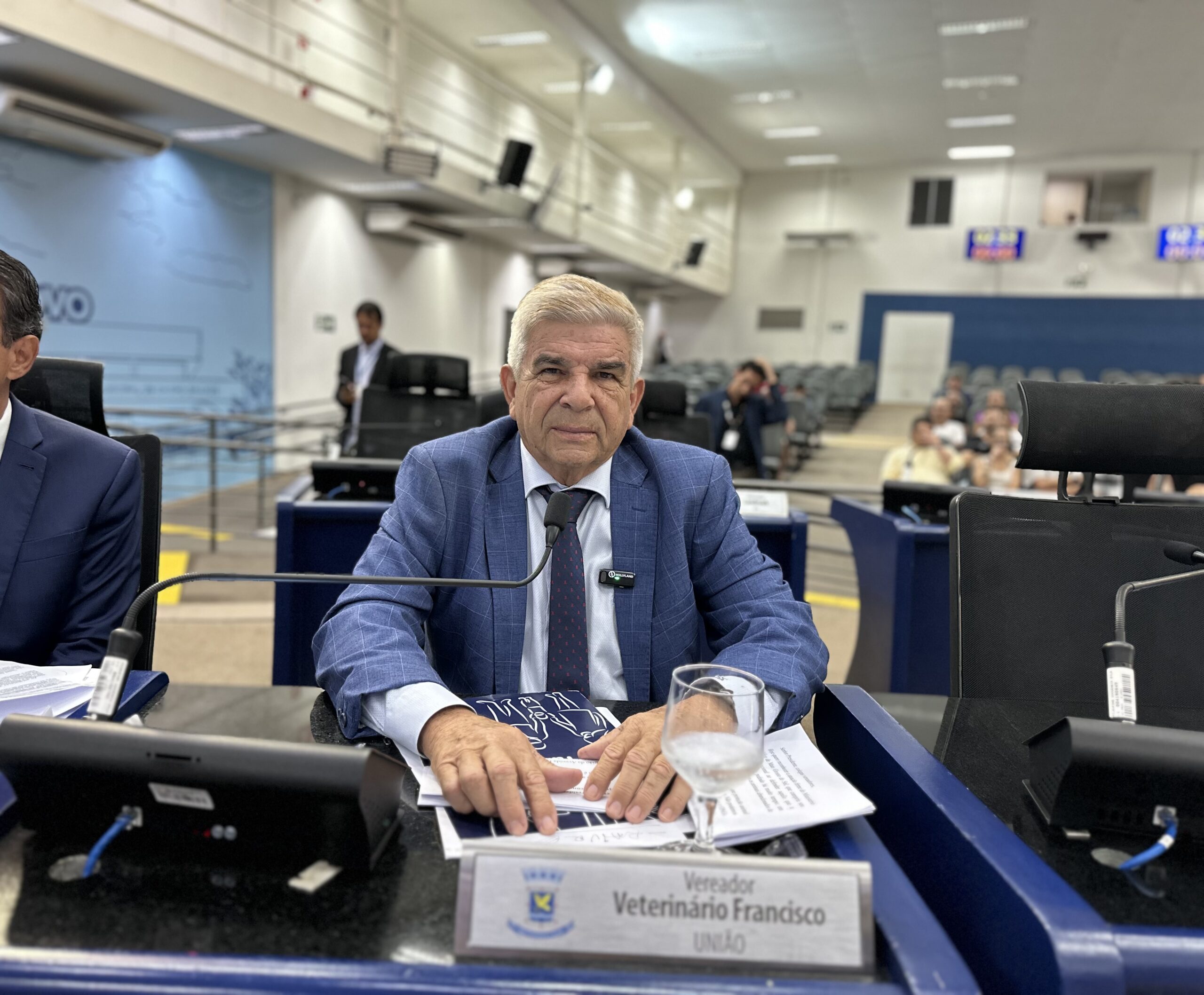 Vereador Veterinário Francisco parabeniza MP por abrigo temporário, mas alerta: “Não pode virar depósito de animais”