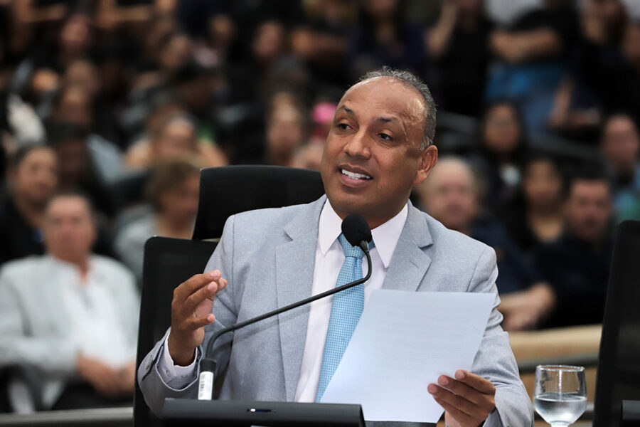 Vereador Junior Coringa apresenta indicações por melhorias viárias, limpeza urbana e iluminação pública em diferentes regiões da Capital