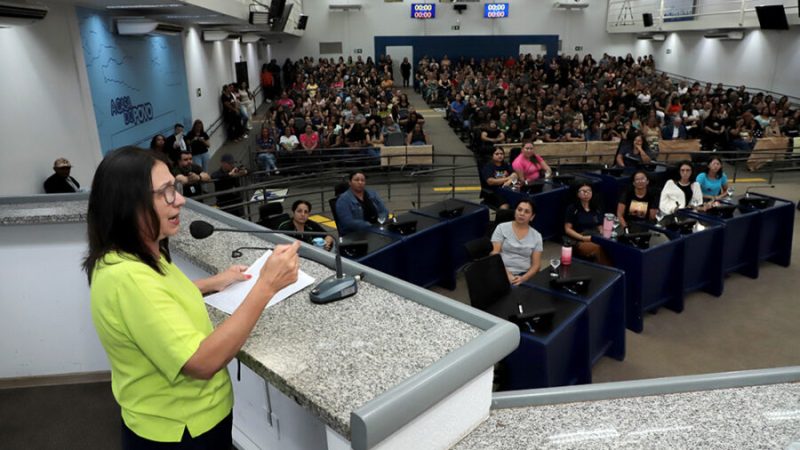 Audiência pública convocada pela Vereadora Luiza Ribeiro debateu condições de trabalho e de remuneração  das assistentes de educação infantil