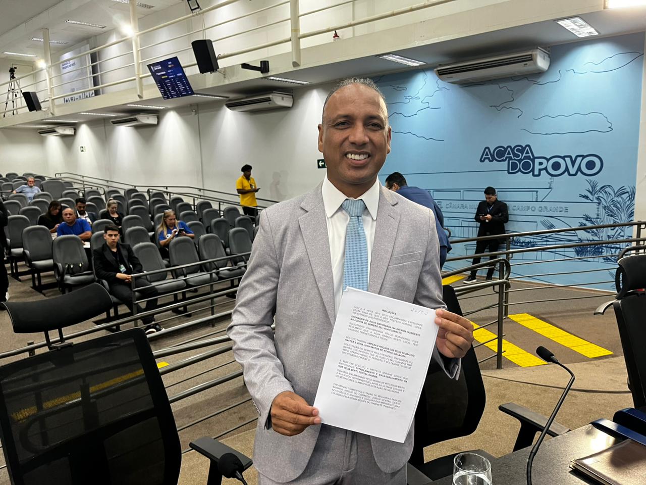 Junior Coringa solicita drenagem, limpeza urbana e recuperação viária em diversas regiões da Capital