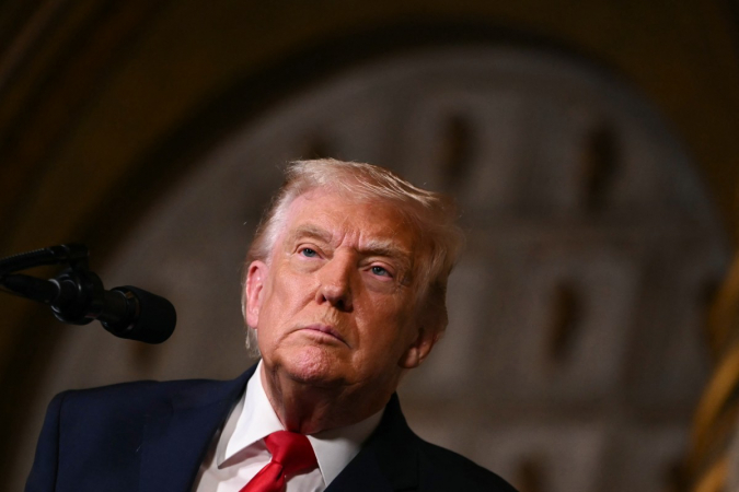 Homem armado é morto após invadir propriedade do presidente Donald Trump