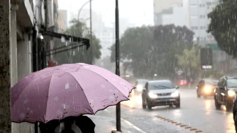 Fevereiro começa com previsão de pancadas de chuva e calor em MS