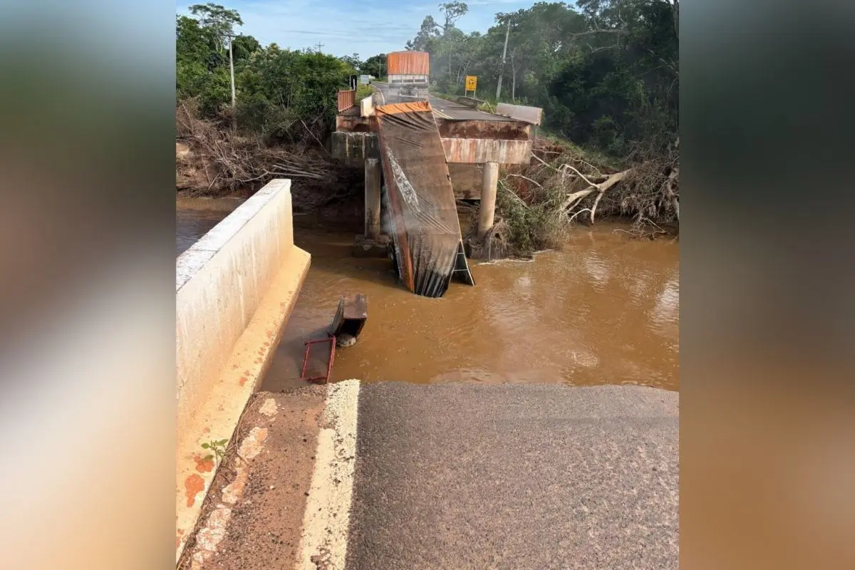 Ponte cede na MS-080 e carreta cai no Rio do Peixe