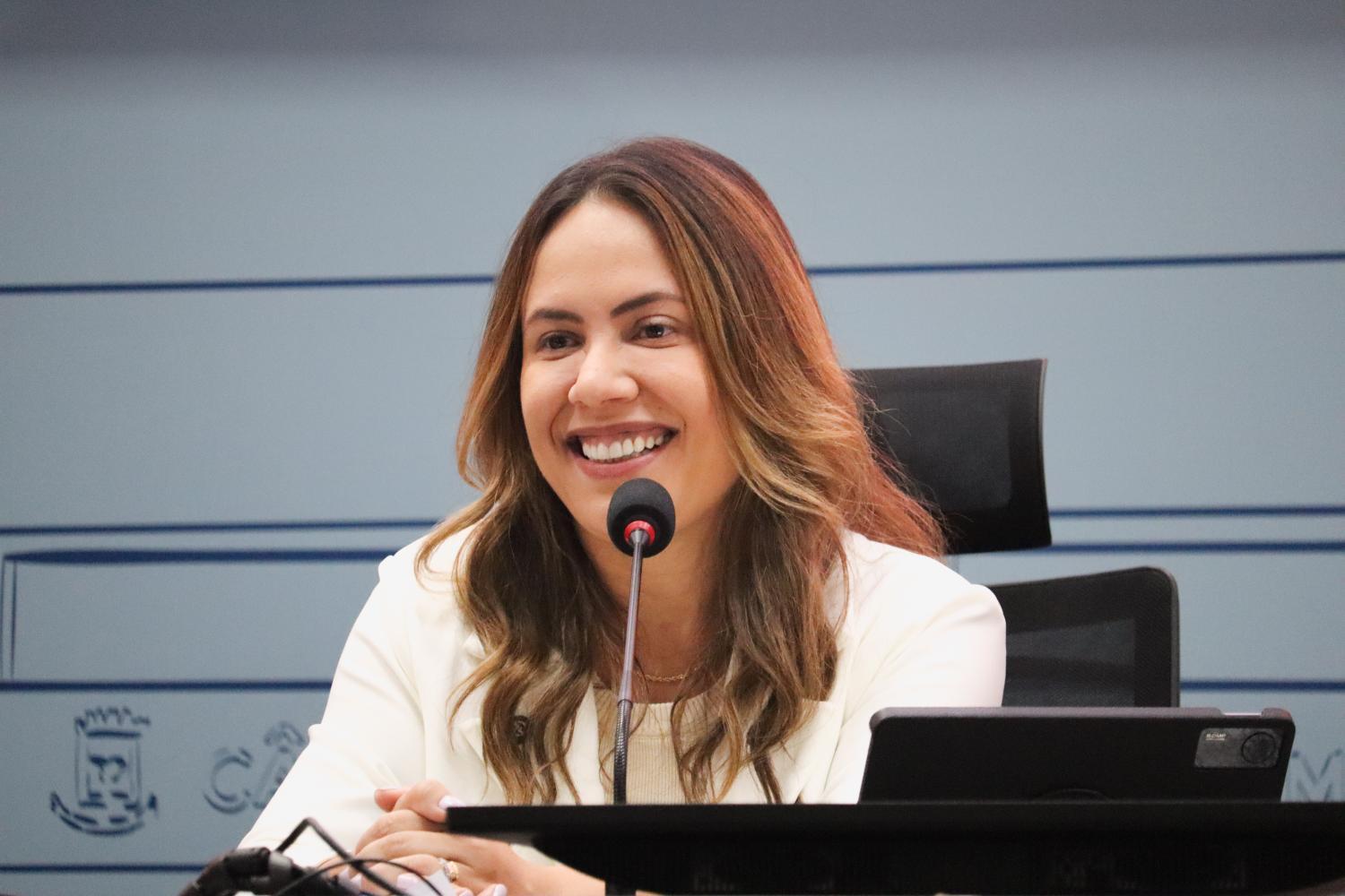 Vereadora Ana realiza Sessão Solene em homenagem ao Dia Internacional da Mulher