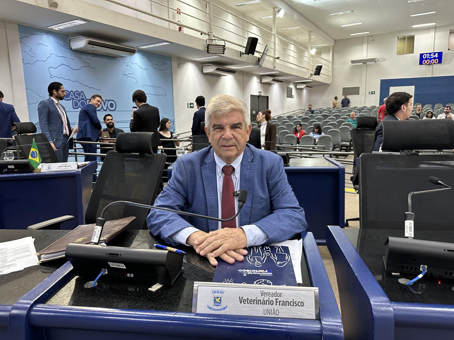 Vereador Veterinário Francisco apresenta indicações por melhorias em bairros de Campo Grande