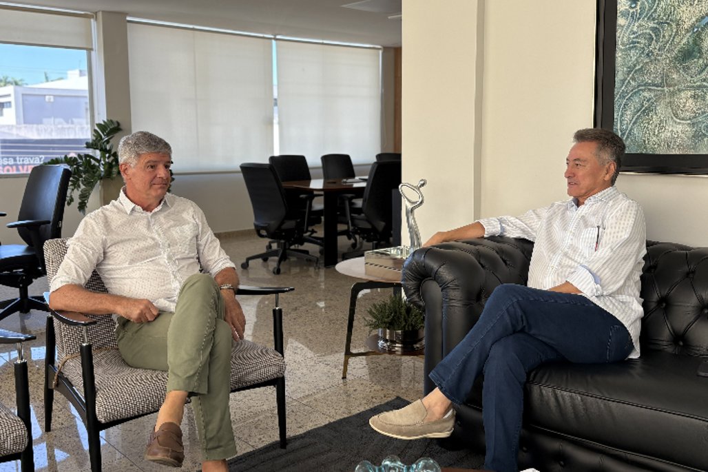 Em visita à Sanesul, deputado Hashioka reforça compromisso com saneamento básico