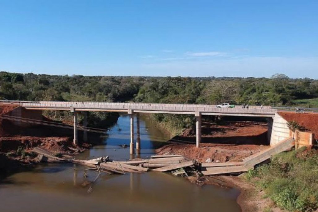 Zé Teixeira cobra retirada de entulhos da antiga ponte sobre Rio Santo Antônio
