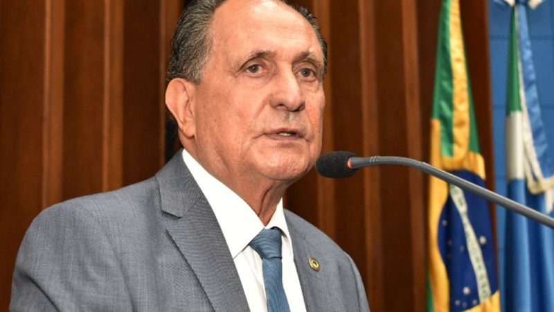 Zé Teixeira cobra melhorias no trânsito e homenageia empreendedorismo