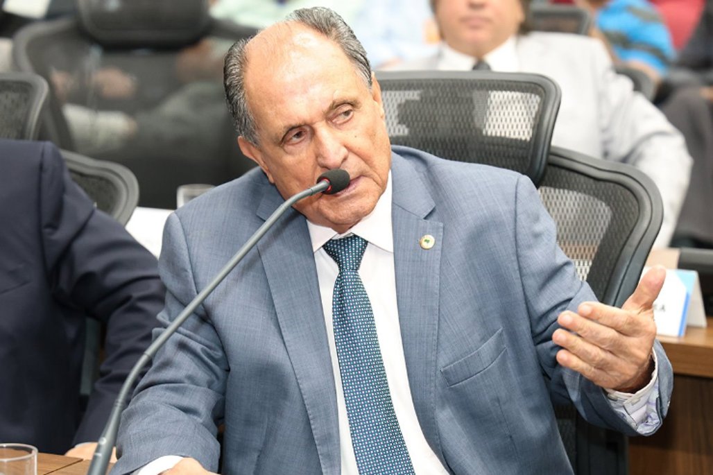 Segurança viária e reforma de escola motivam indicações de Zé Teixeira