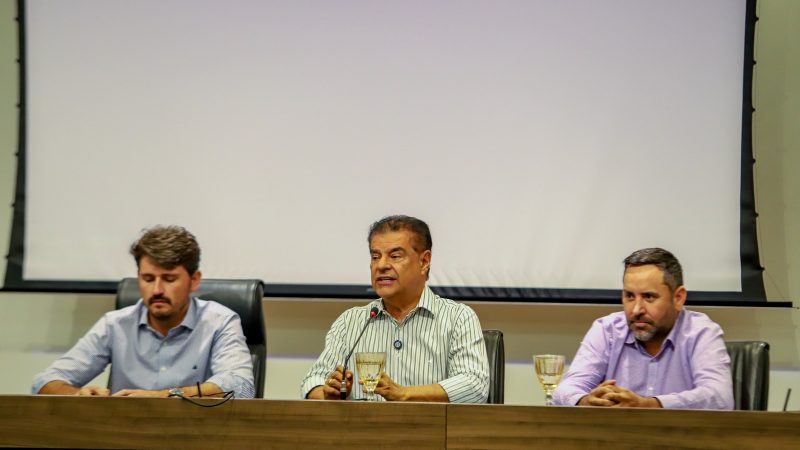 Senador Nelsinho Trad participa de treinamento com gestores de 40 municípios na Assomasul