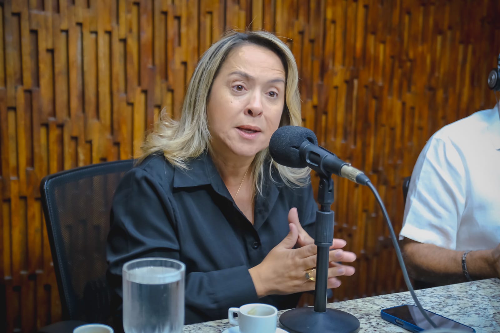 “Estamos formando filhos ou futuros agressores?”, questiona Lia Nogueira