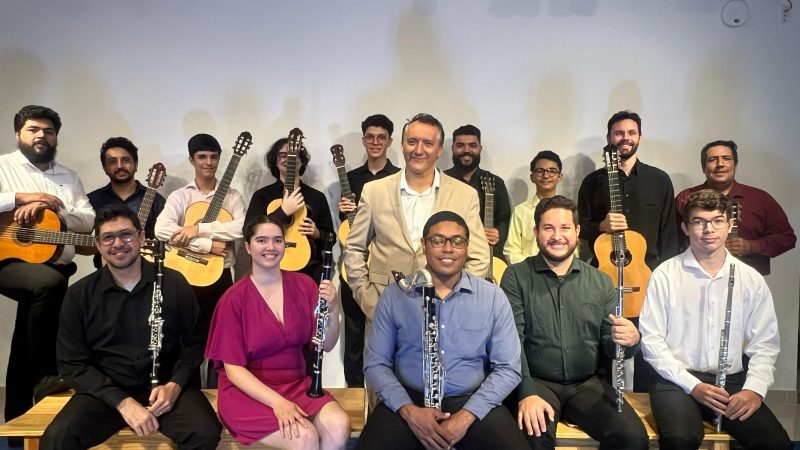 Concerto une música sacra, artes visuais e história em apresentação gratuita no Teatro Glauce Rocha