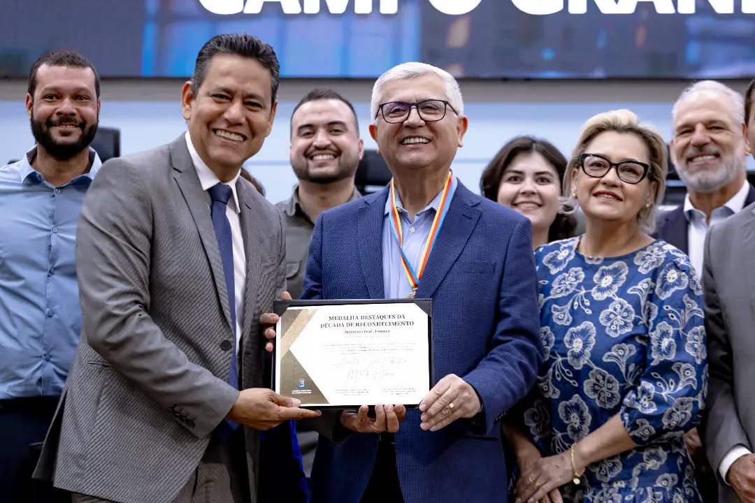 Vereador Clodoilson Pires homenageia apóstolo Edmilson Mota de Oliveira com  Medalha Juvêncio César da Fonseca