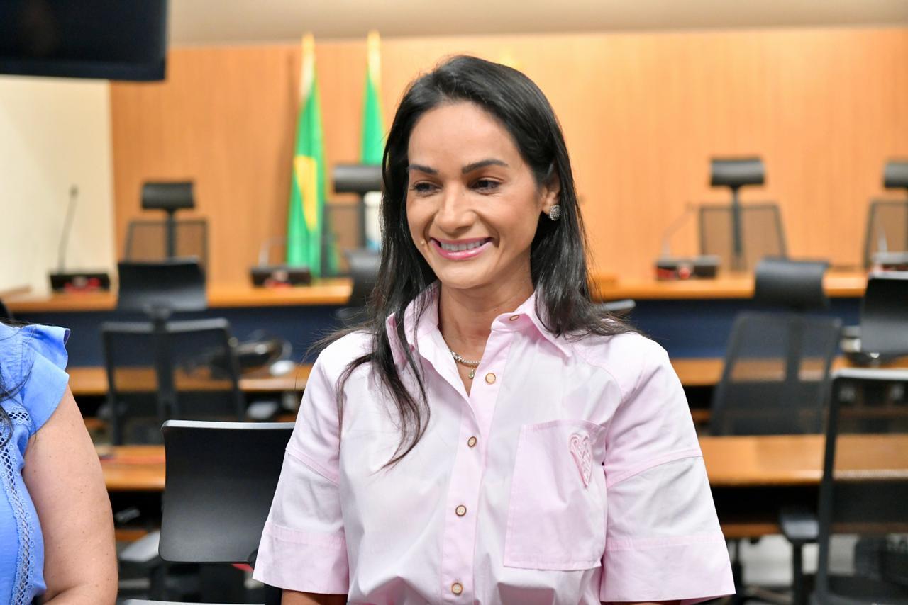 Madrinha do projeto, Keilla Trad participa do segundo reencontro do grupo “Líderes do Amanhã” com estudantes de Ribas na Assembleia Legislativa