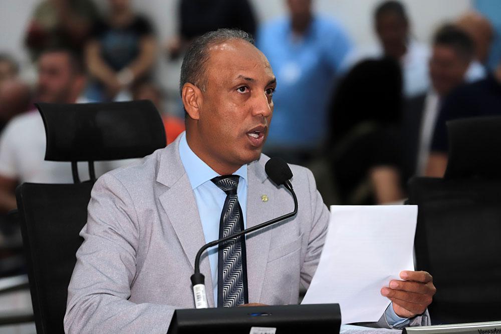 Projeto do vereador Junior Coringa que cria o “Abril Azul” é aprovado na Câmara Municipal