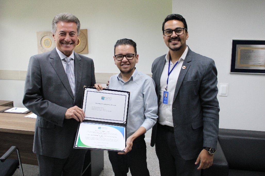 Hashioka homenageia Associação DeMolay Alumni por campanha que salva vidas em MS