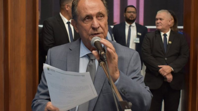 Deputado Zé Teixeira articula construção de praça em Campo Grande