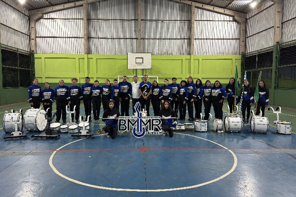 Hashioka entrega uniformes e instrumentos para banda musical da Escola Marechal Rondon
