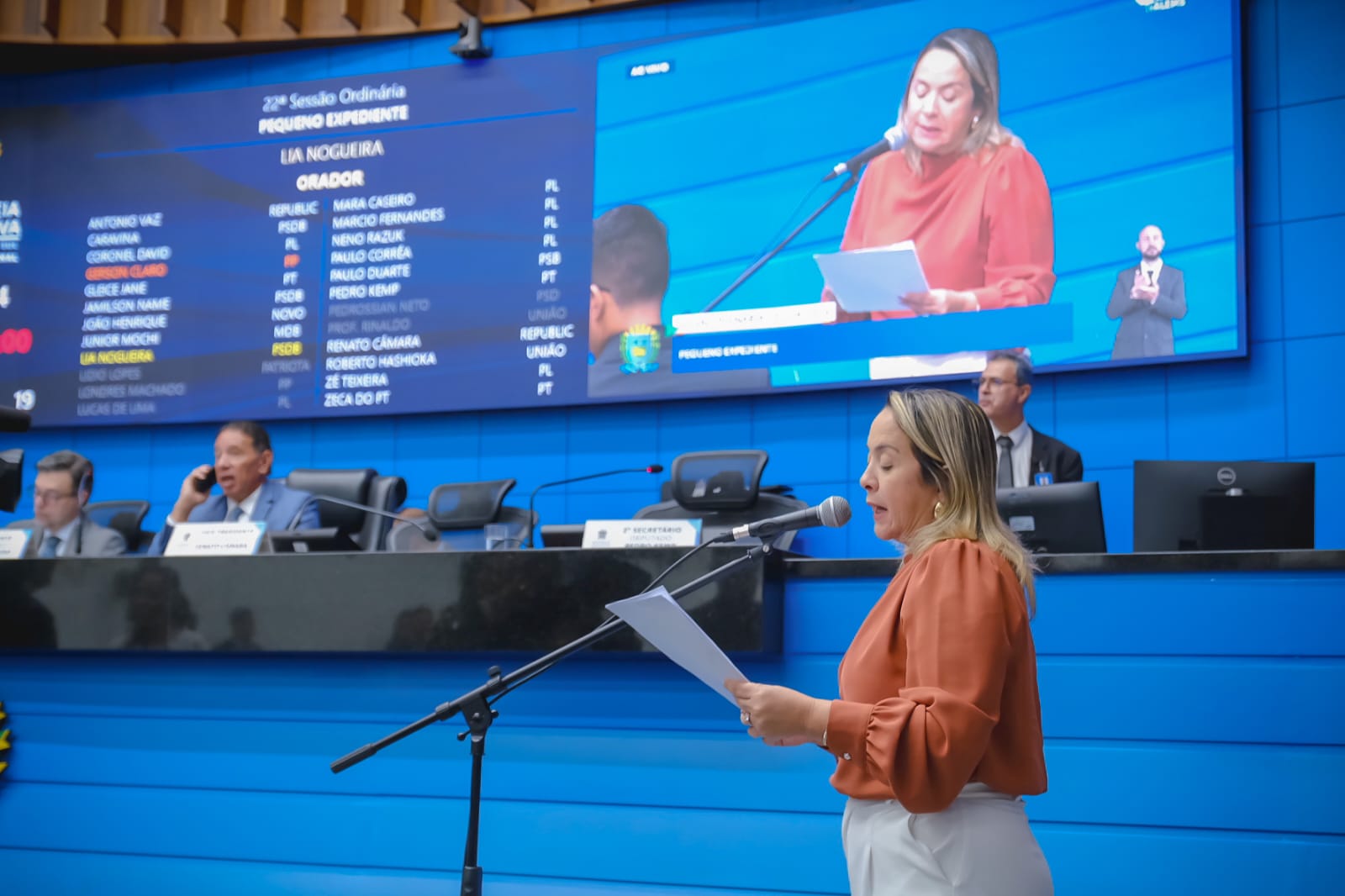 Diante de cenário crítico em Dourados, Lia Nogueira aciona Estado e Município para controle de Chikungunya