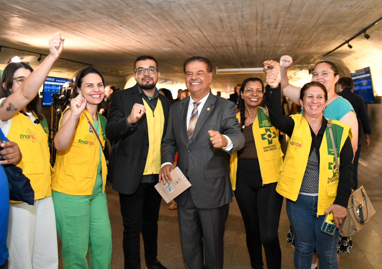 Senador Nelsinho Trad reforça apoio à valorização de agentes de saúde em encontro com representantes de Dourados