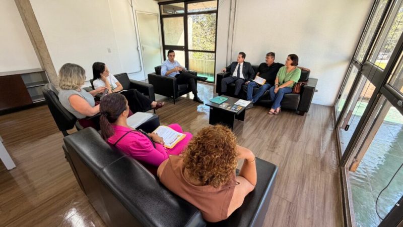 Assistência social discute correção de distorções na carreira em reunião com o governo