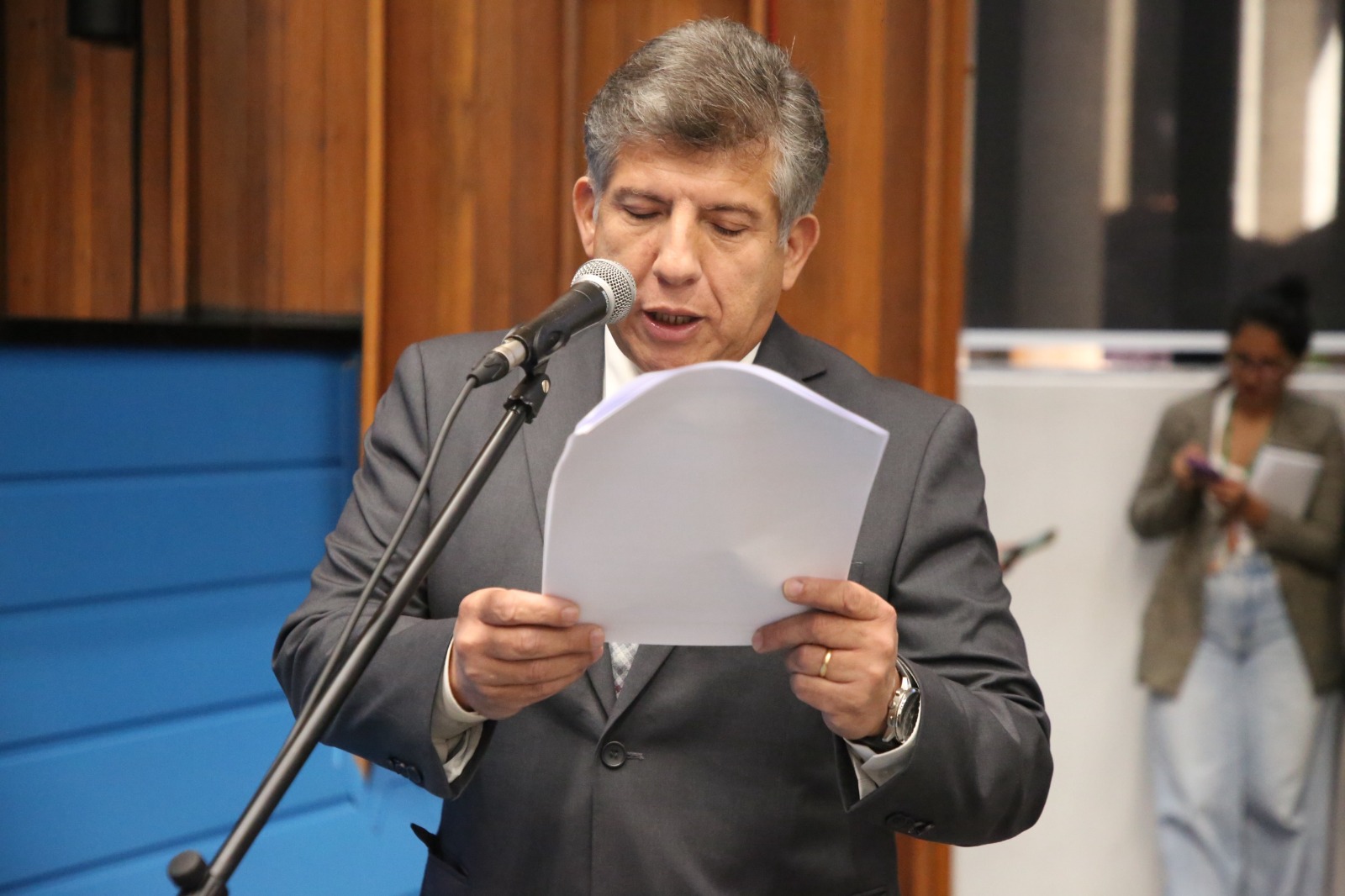 Lidio Lopes apresenta moção de pesar e cobra mais proteção às mulheres após feminicídio em Eldorado