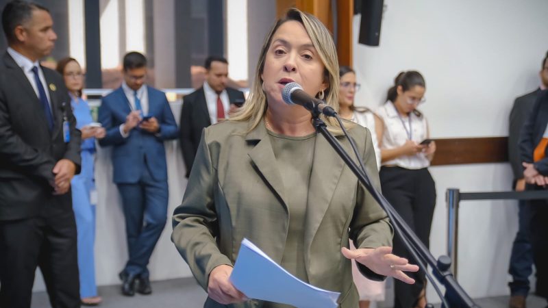 Lia Nogueira solicita informações sobre emenda para transporte de autistas em Pedro Gomes