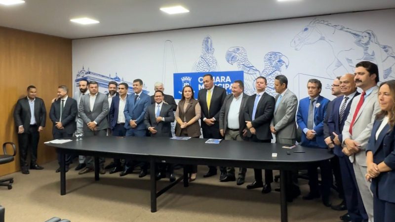 Dr. Lívio participa da entrega da LDO 2027 na Câmara de Campo Grande
