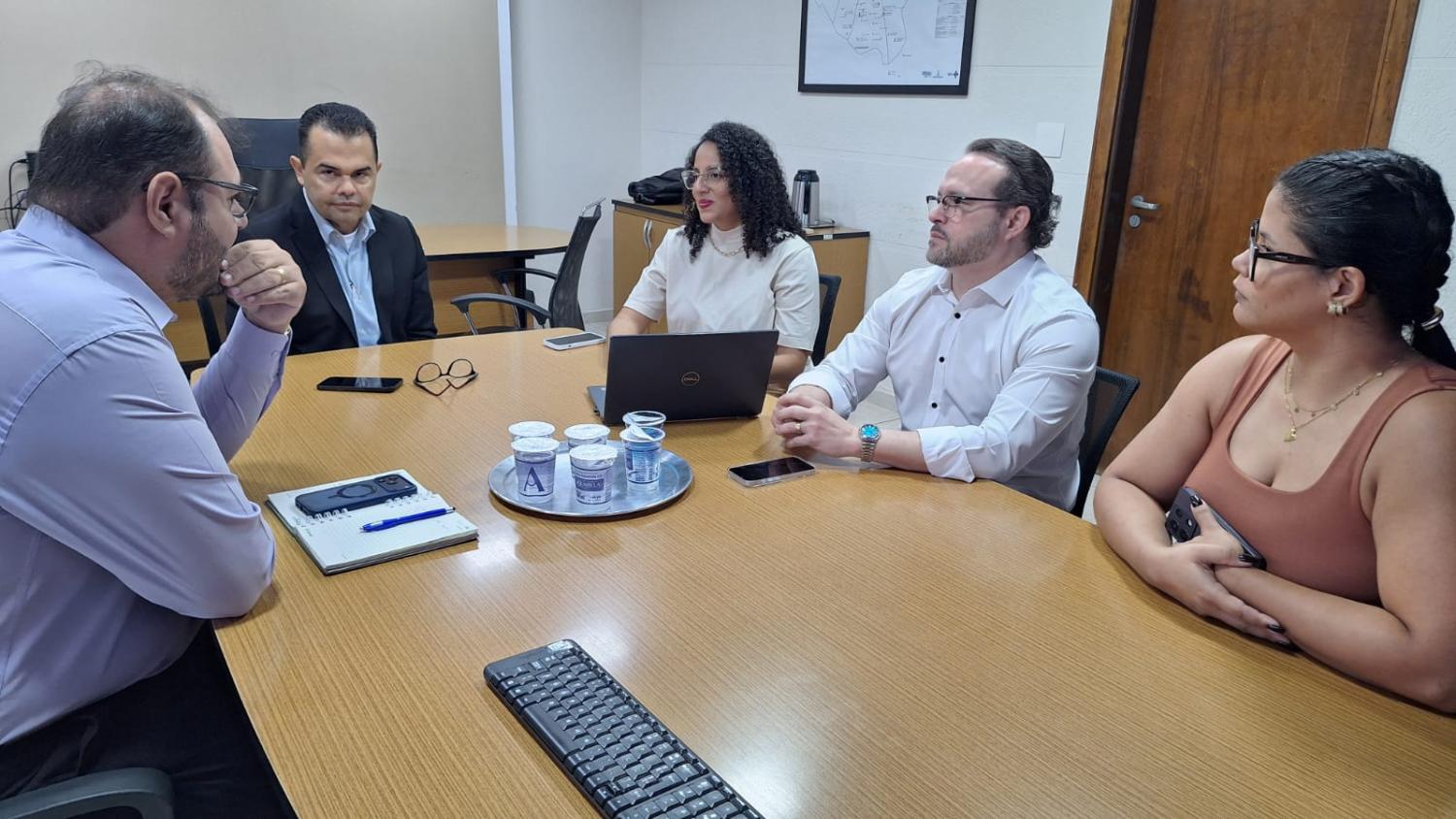 Vereador Dr. Lívio articula parceria para capacitação de médicos da rede pública em Campo Grande