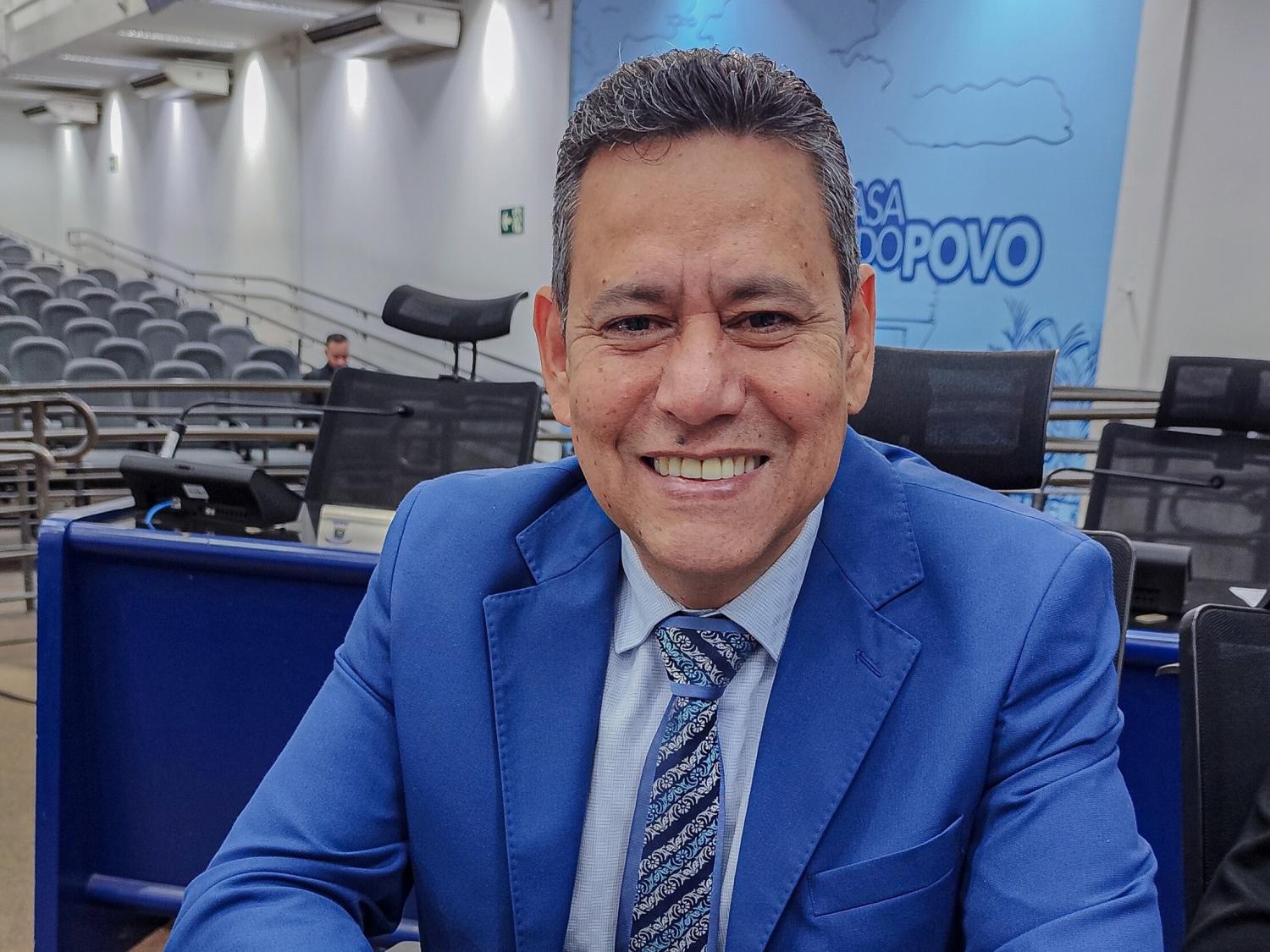 Vereador Clodoilson Pires encaminha demandas de moradores por segurança e melhores condições de tráfego