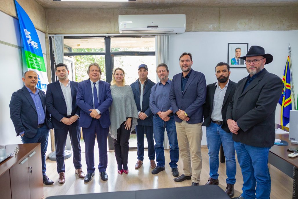 Caravina comemora avanço de projeto da hemodiálise em Nova Andradina