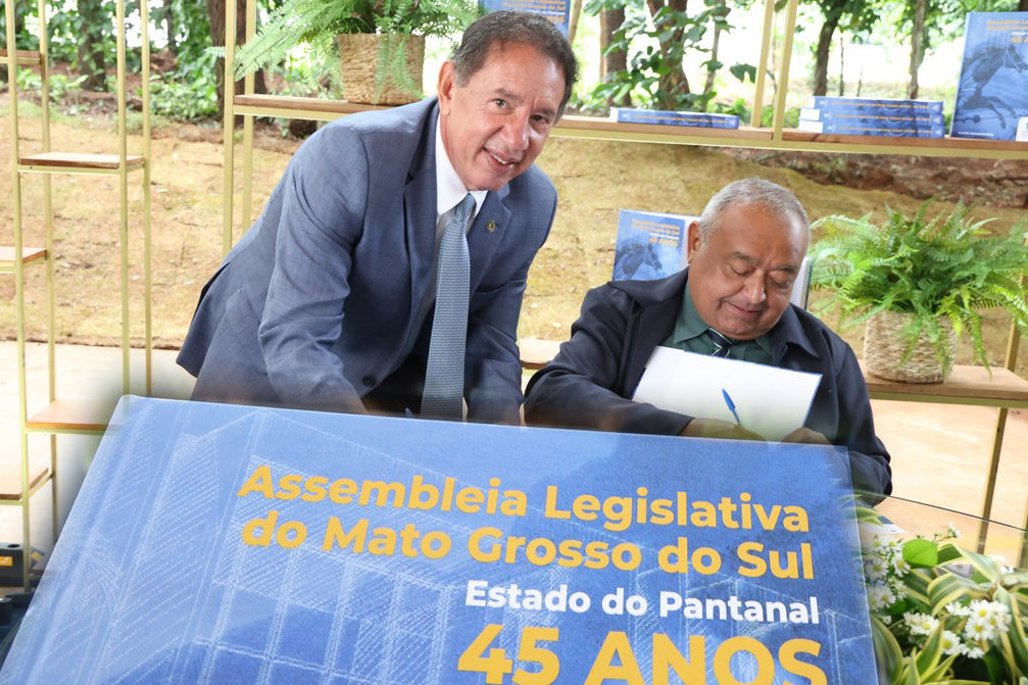 Livro que conta os 45 anos da Assembleia Legislativa de Mato Grosso do Sul é lançado