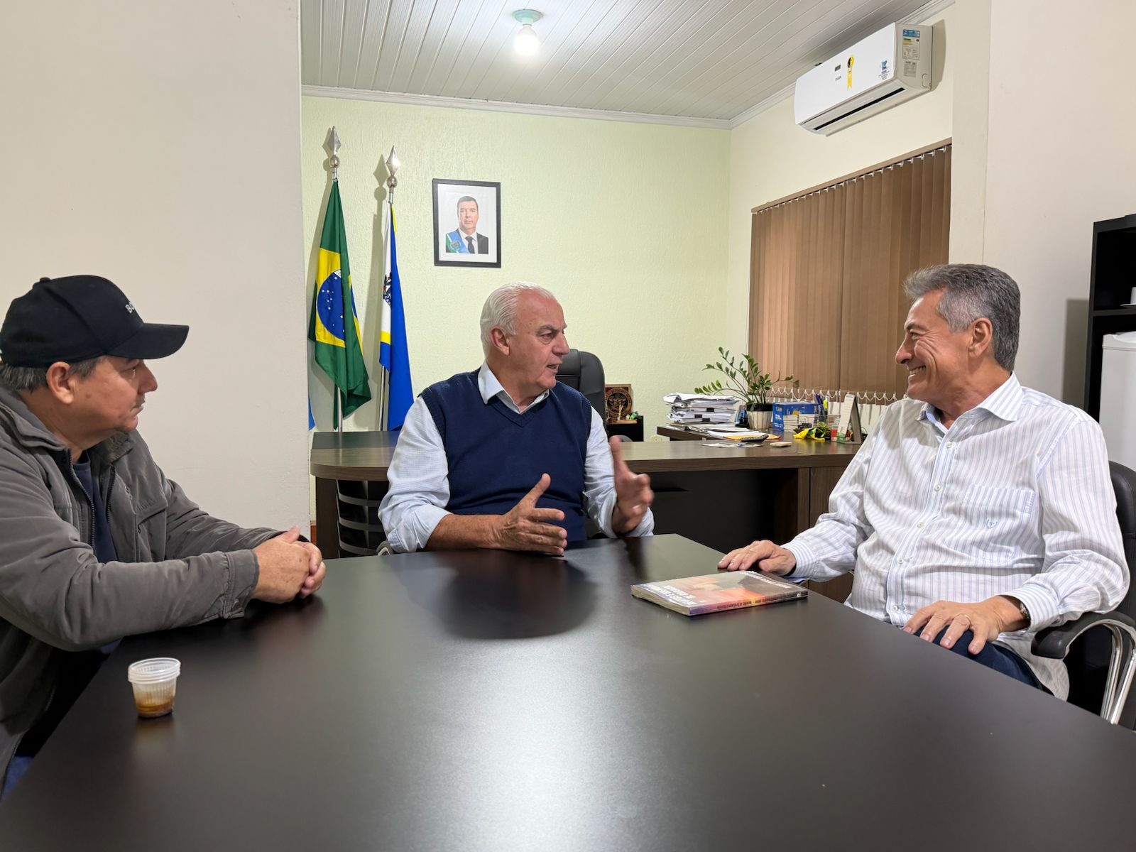 Hashioka cumpre agenda em Caracol e debate ações para o desenvolvimento regional