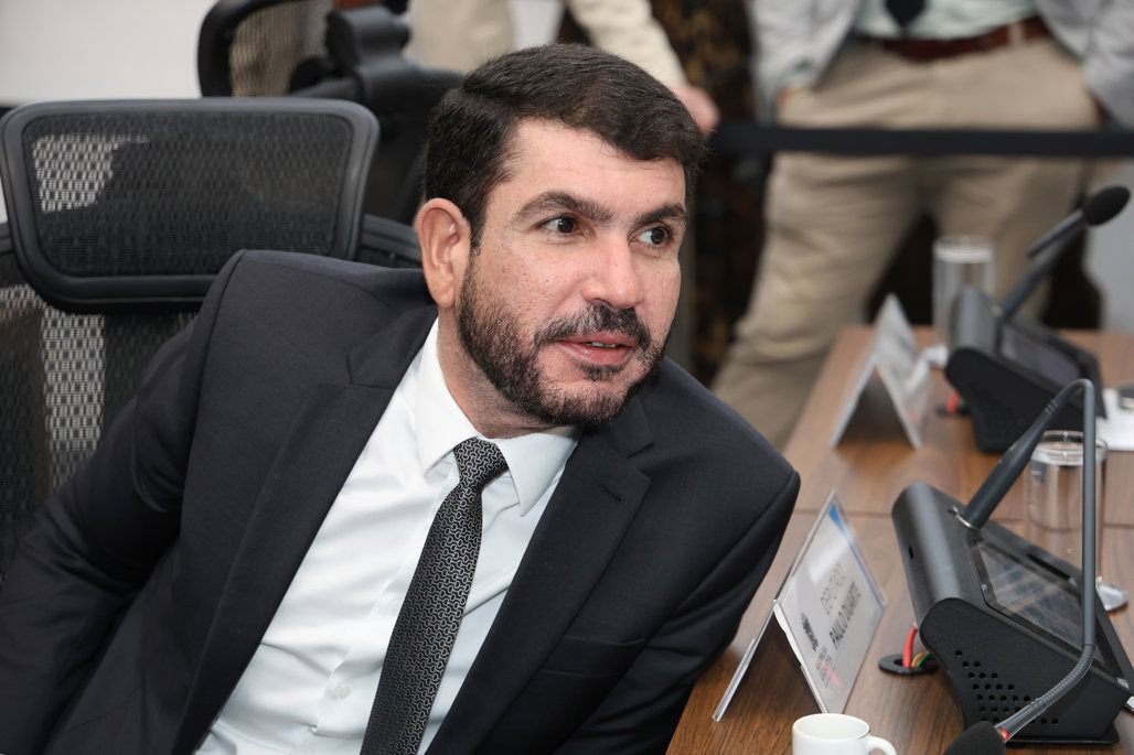Jamilson Name cobra operação tapa-buracos na região do Nova Lima