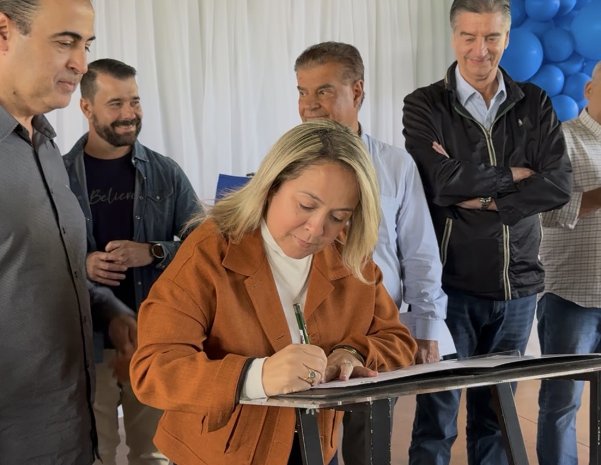 Lia Nogueira leva recursos e reforça desenvolvimento de Mundo Novo em aniversário de 50 anos