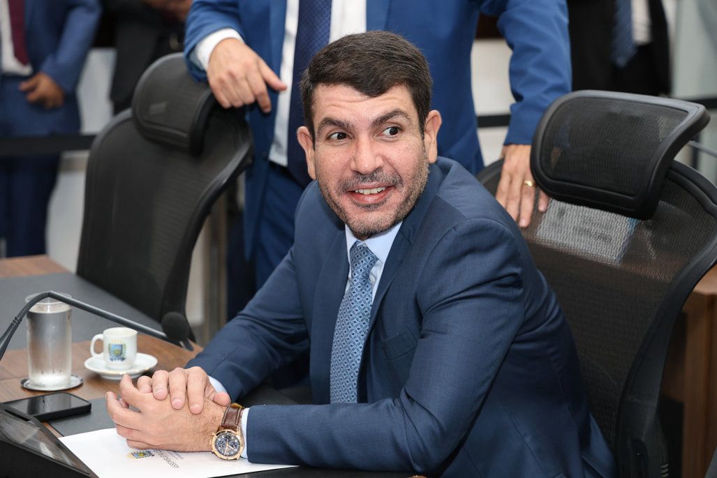 Jamilson Name pede reparos imediatos na Praça dos Amigos, na Vila Nasser