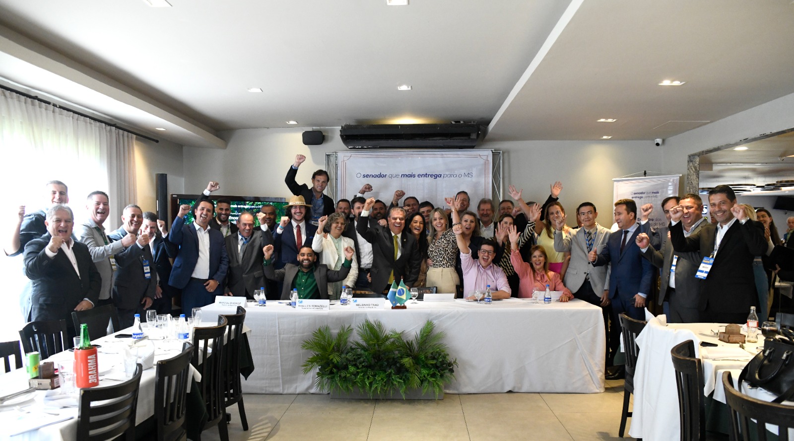 Senador Nelsinho Trad recebe cerca de 40 prefeitos em Brasília e ganha manifestações de apoio pela atuação municipalista em MS