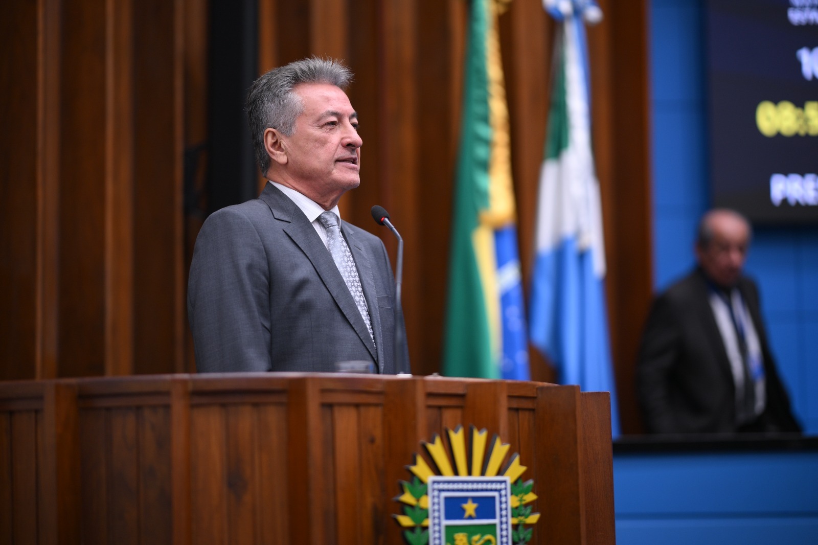 Hashioka questiona renovação de concessões sem avanços proporcionais nos serviços