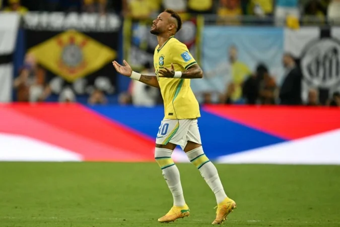 ‘Muito nervoso, mas feliz’, diz Neymar após estreia na Copa do Mundo