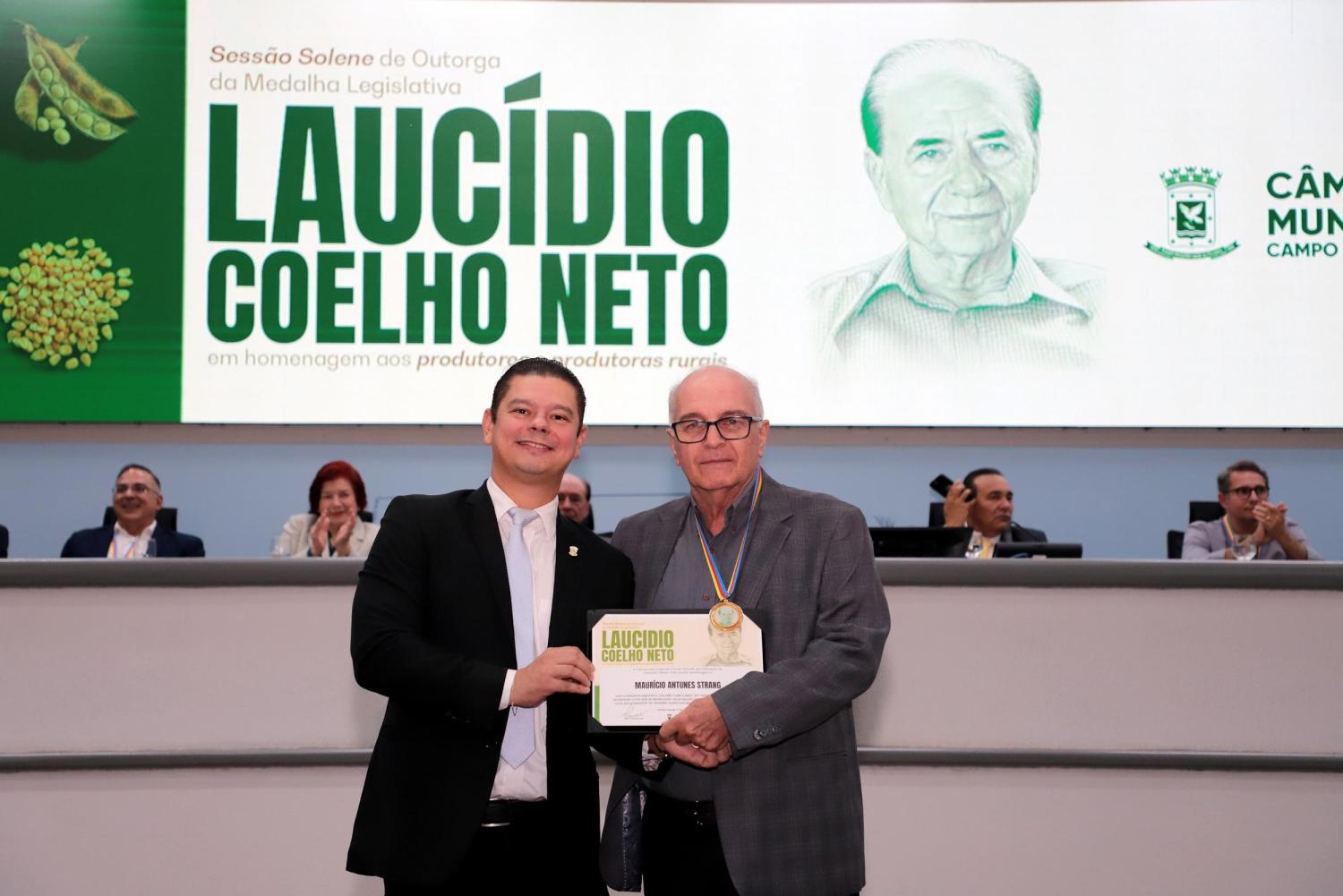 Vereador Otávio Trad homenageia personalidade do agronegócio com Medalha Laucídio Coelho Neto