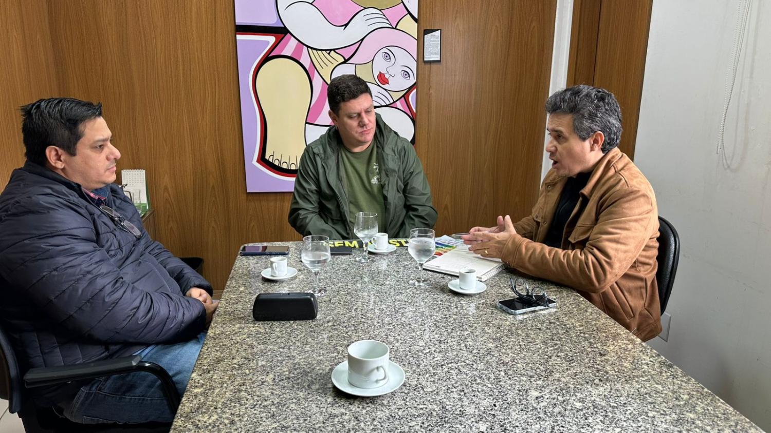 Após reunião com direção da Escola São José, Landmark pede melhorias no trânsito e reforço da sinalização