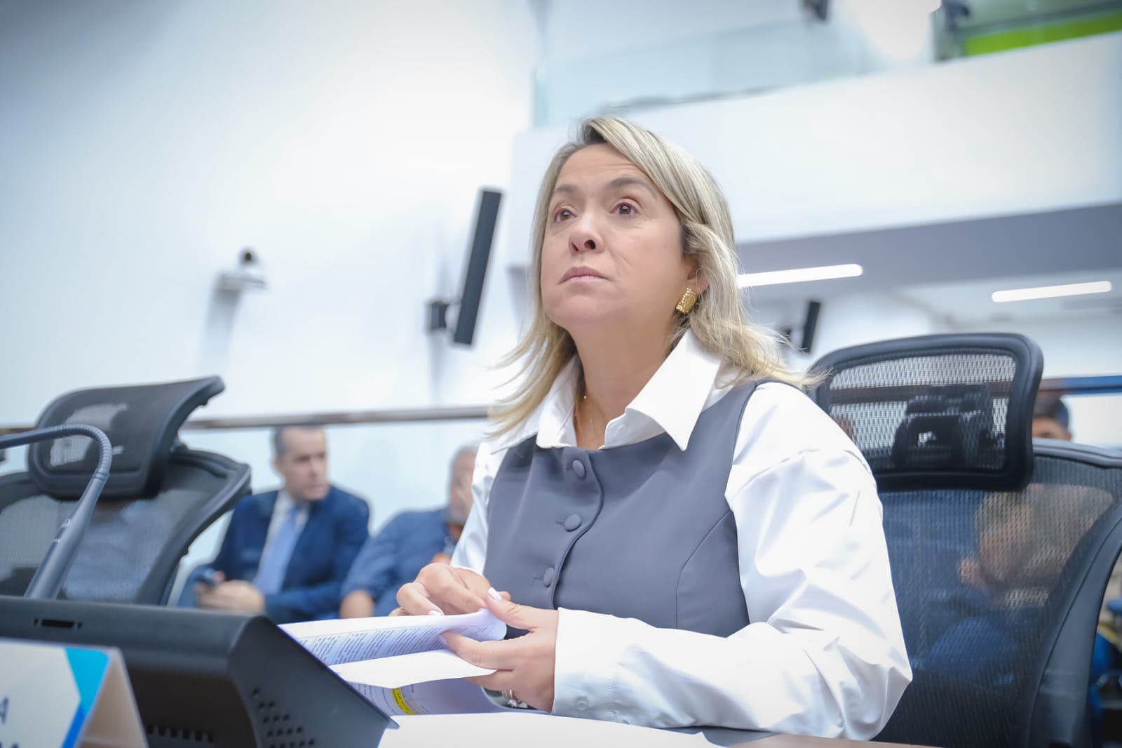Lia Nogueira defende reposição urgente de servidores e reforça compromisso com a educação em Dourados